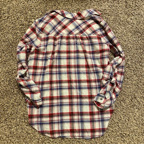4 items for $10❄️ Dillards Plaid Button Down Shirt - Picture 3 of 3